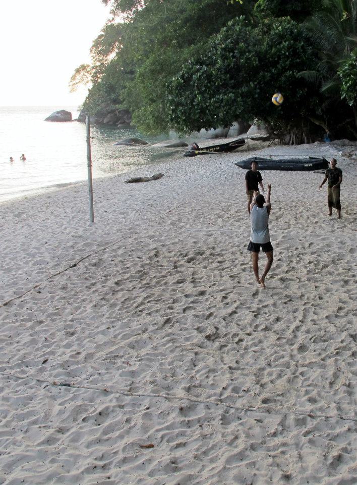 535529_447644778584660_569606485_n — Berhala Island