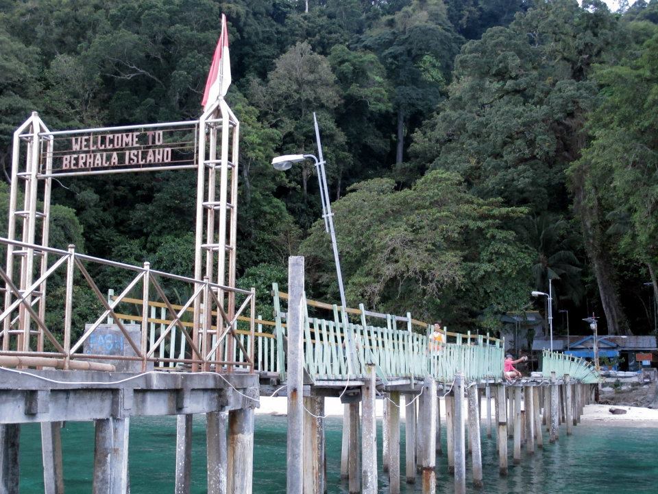 562542_447646371917834_1005948821_n — Berhala Island